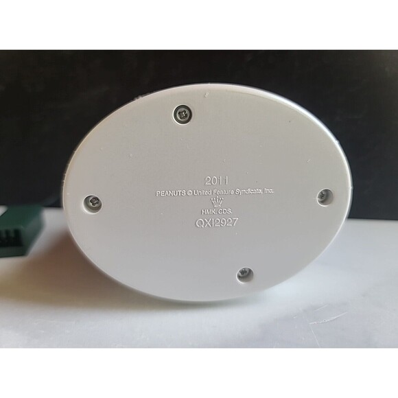 Hallmark Keepsake Peanuts Gang Ornament Ho! Ho! Ho! Tasty Snow Charlie Brown - Picture 7 of 10